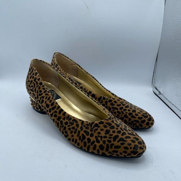Vintage Wild Rose Animal Print Block Heel Pumps - Picture 2 of 10